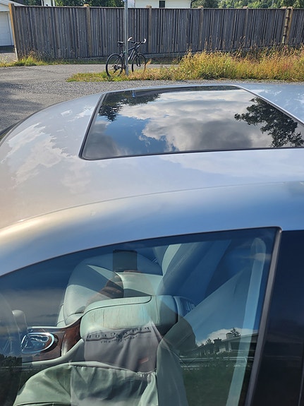 Mercedes-Benz S320 4 of 5