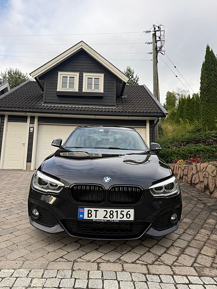 BMW 116i 3 of 5