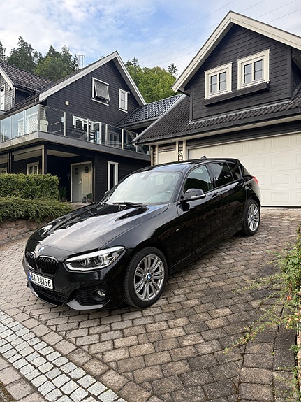 BMW 116i 2 of 5