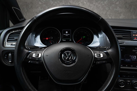 Volkswagen Golf Alltrack 13 of 30