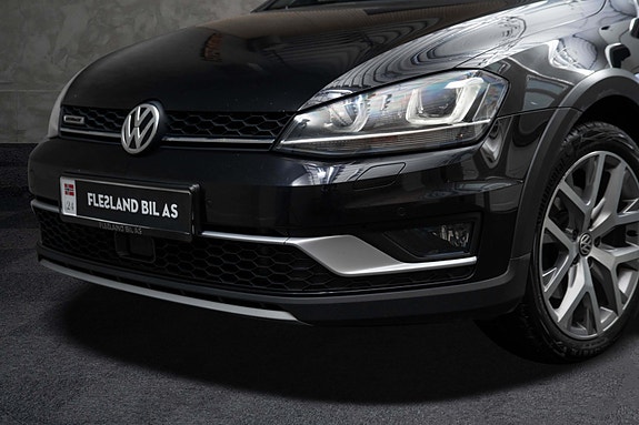Volkswagen Golf Alltrack 3 of 5