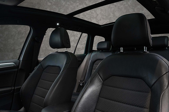 Volkswagen Golf Alltrack 28 of 30