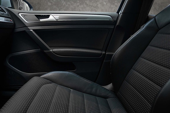 Volkswagen Golf Alltrack 17 of 30