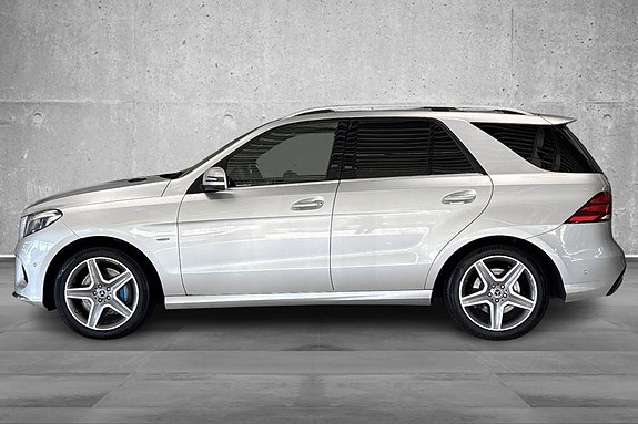Mercedes-Benz GLE500 e 5 of 5