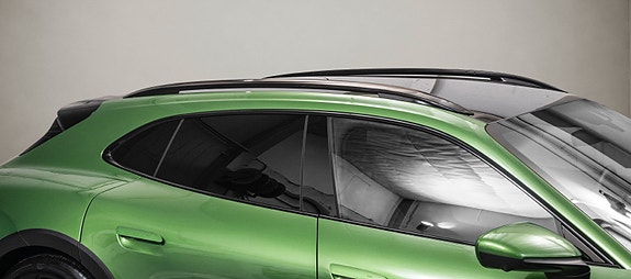 Porsche Taycan Cross Turismo 11 of 30