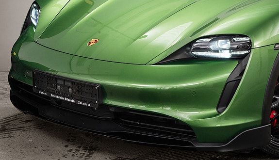 Porsche Taycan Cross Turismo 6 of 30