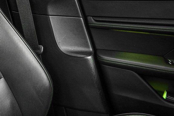 Porsche Taycan Cross Turismo 20 of 30