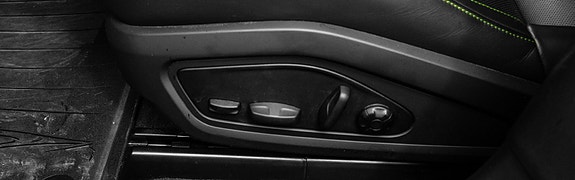 Porsche Taycan Cross Turismo 24 of 30