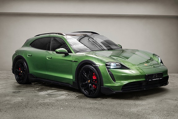 Porsche Taycan Cross Turismo 2 of 30