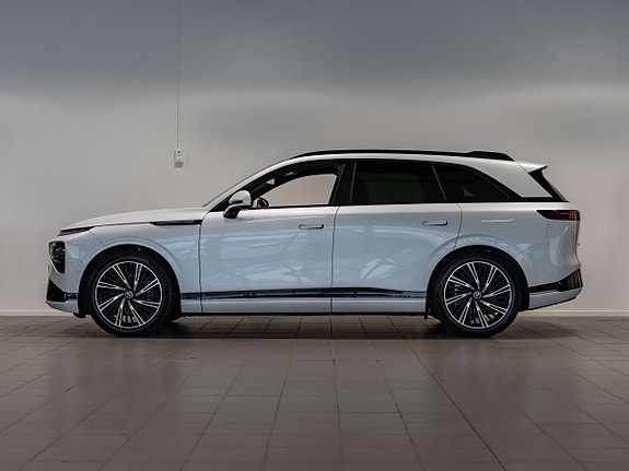 XPeng G9 11 of 30
