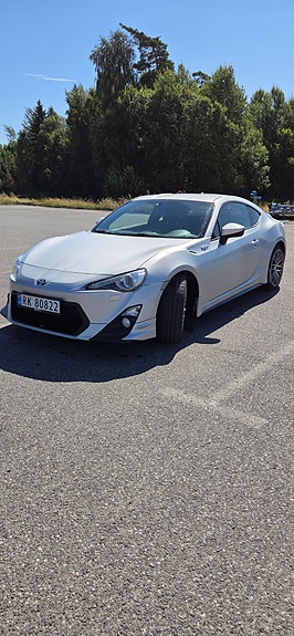 Toyota GT86 4 of 5