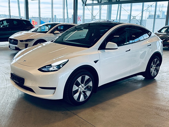 Tesla Model Y 2 of 5