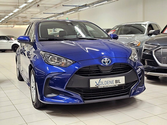 Toyota Yaris 3 of 5