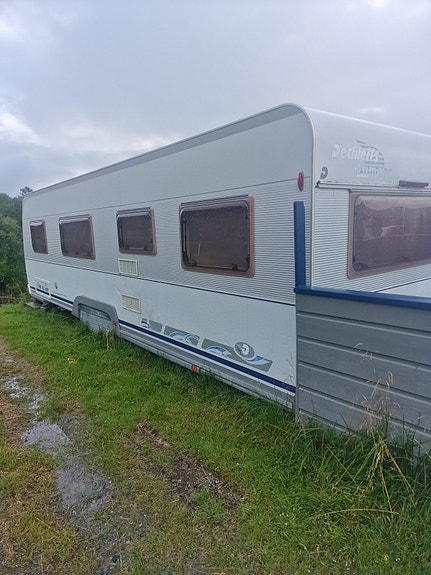 Dethleffs Camper 720 SK med spikertelt på fast plass på Skarsvatnet Camping / Oppdal 17 of 28