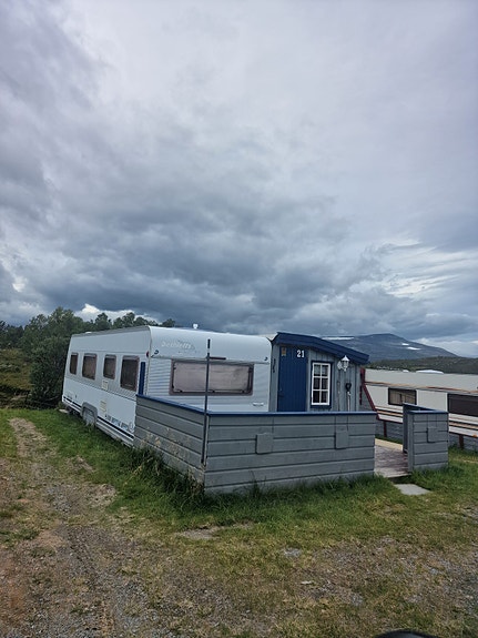 Dethleffs Camper 720 SK med spikertelt på fast plass på Skarsvatnet Camping / Oppdal 25 of 28