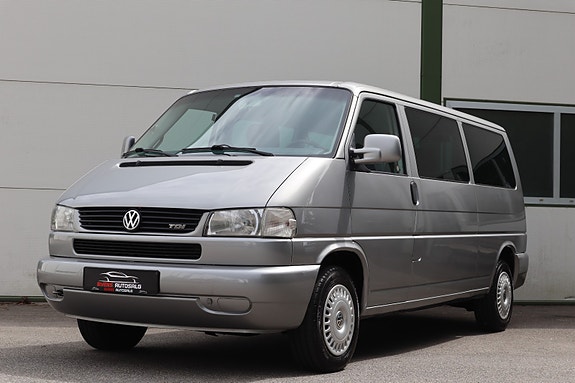 Volkswagen Caravelle 4 of 5