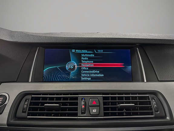 BMW 528i 25 of 30