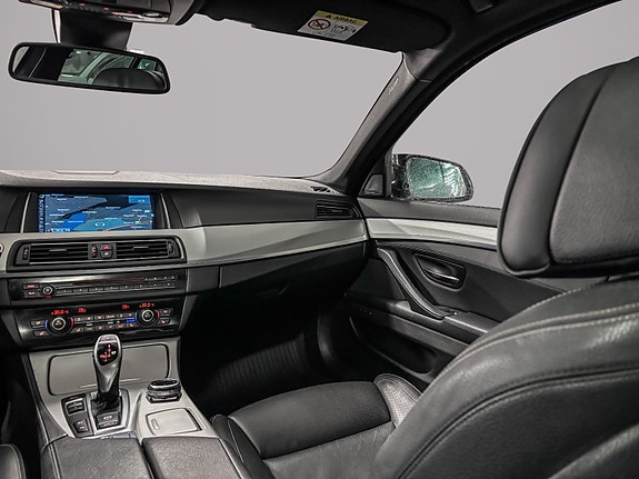 BMW 528i 17 of 30