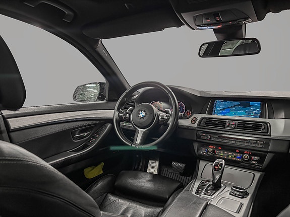 BMW 528i 15 of 30