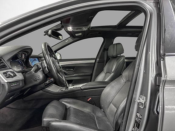 BMW 528i 11 of 30