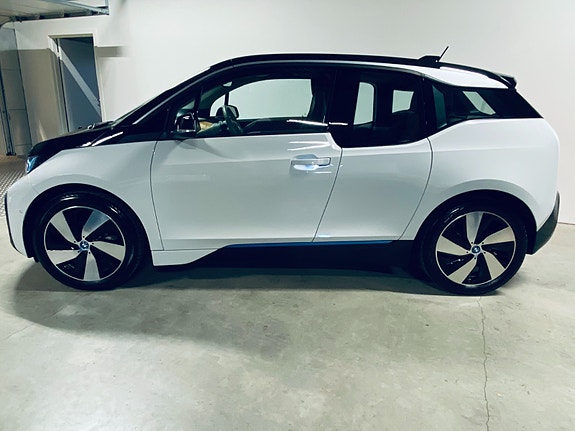 BMW i3 3 of 5