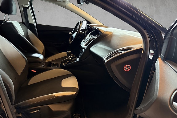 Ford Focus 9 of 14