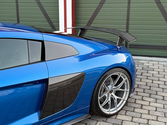 Audi R8 6 of 30