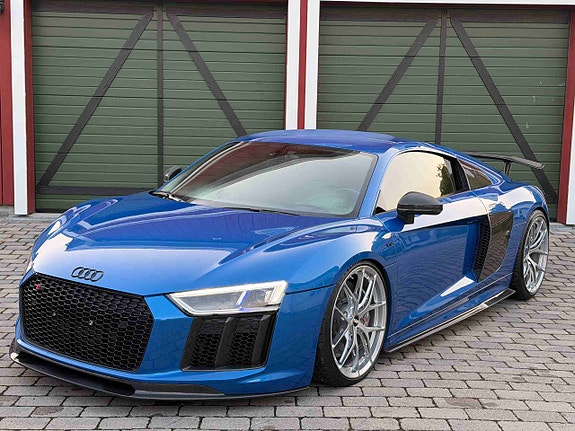 Audi R8 3 of 5
