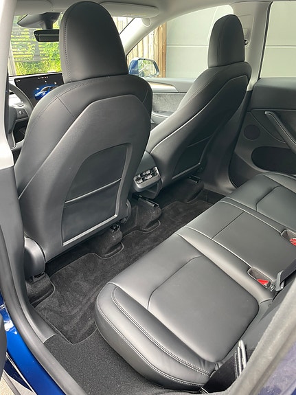 Tesla Model Y 13 of 19