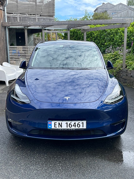Tesla Model Y 2 of 19