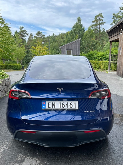 Tesla Model Y 5 of 19