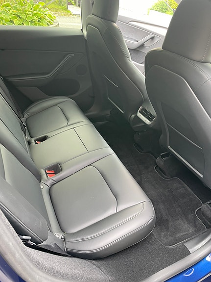 Tesla Model Y 14 of 19