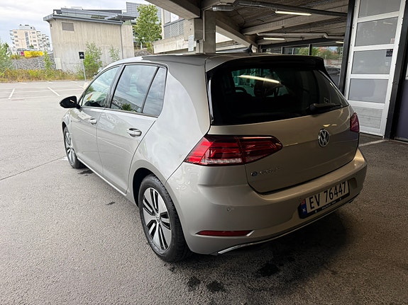 Volkswagen e-Golf VII 3 of 5