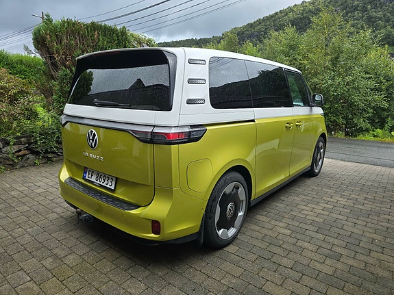 Volkswagen ID. Buzz 3 of 5