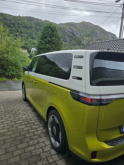 Volkswagen ID. Buzz 2 of 5