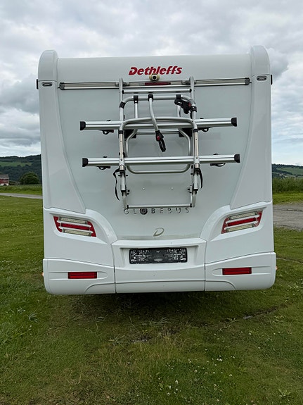 Dethleffs Globebus Compact med 2 enkle senger, stort bagasjerom, egen dusj+++ 4 of 5