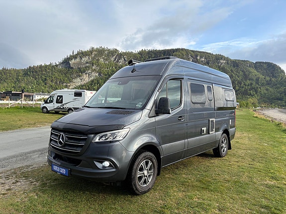 Hymer Grand Canyon S DIESEL TRUMA / BAKHJULSDRIFT / KROK / MERCHEDES / SKINN 2 of 5