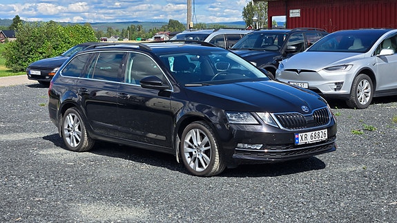 Skoda Octavia 3 of 5