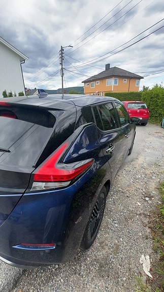 Nissan Leaf 3 of 5