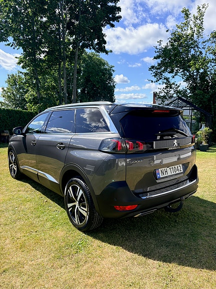 Peugeot 5008 3 of 12