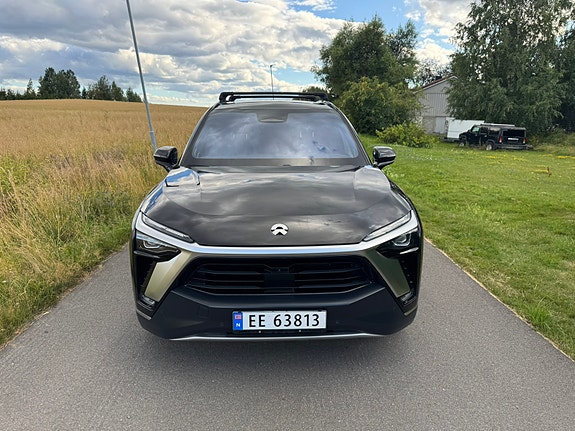 NIO ES8 3 of 16