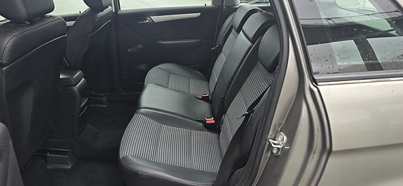 Mercedes-Benz B180 10 of 18