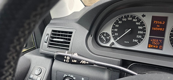 Mercedes-Benz B180 14 of 18
