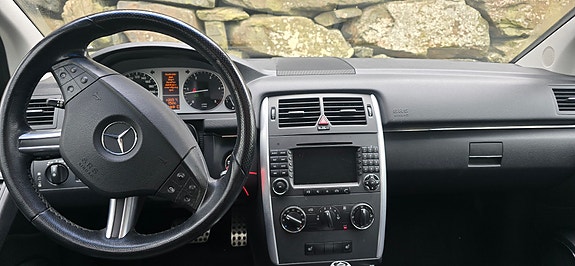 Mercedes-Benz B180 12 of 18