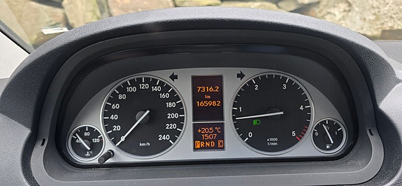 Mercedes-Benz B180 13 of 18