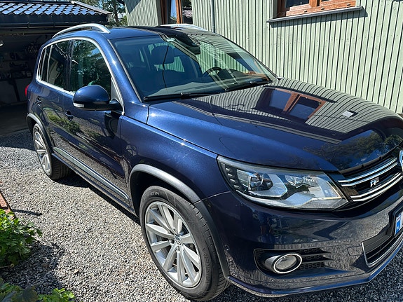 Volkswagen Tiguan 2 of 5