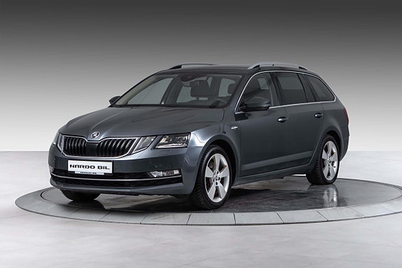 Skoda Octavia 3 of 5