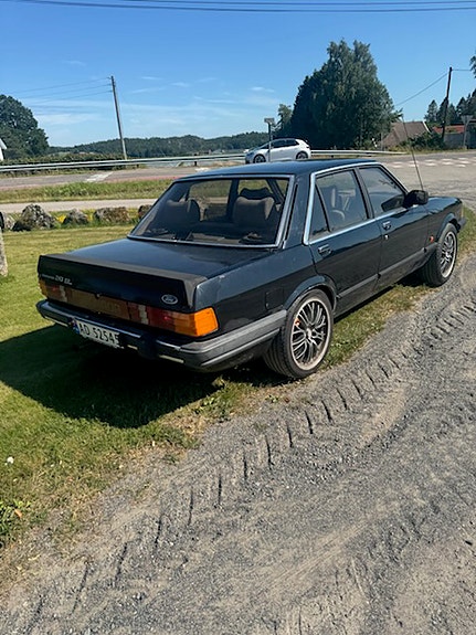 Ford Granada 3 of 9