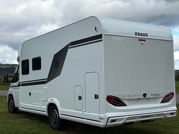 Knaus LIVE WAVE 700 DX PLATINUM SELECTION / DIESEL TRUMA / 8 G GIRKASSE / LUFT FJERING BAK !! 3 of 5