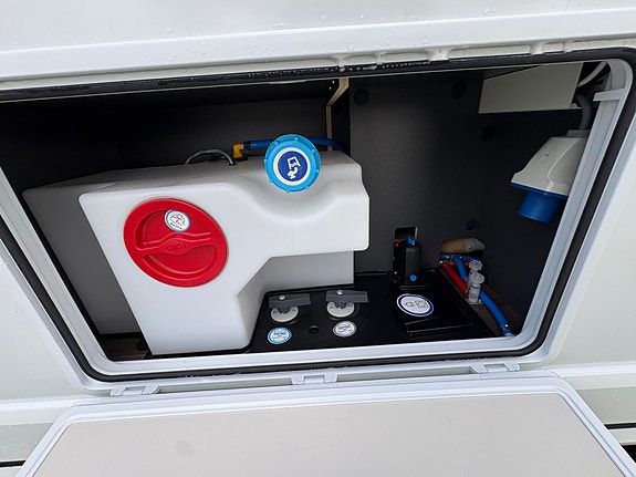 Knaus LIVE WAVE 700 DX PLATINUM SELECTION / DIESEL TRUMA / 8 G GIRKASSE / LUFT FJERING BAK !! 5 of 5